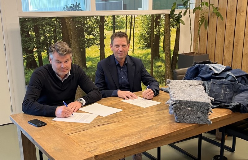 Ondertekening verduurzamingsproject: 34 woningen in Eanjum klaarmaken voor aardgasvrije toekomst